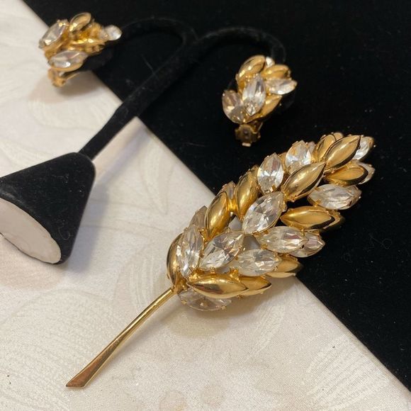 Vintage Alice Caviness Dimensional Demi Parure - Picture 3 of 9